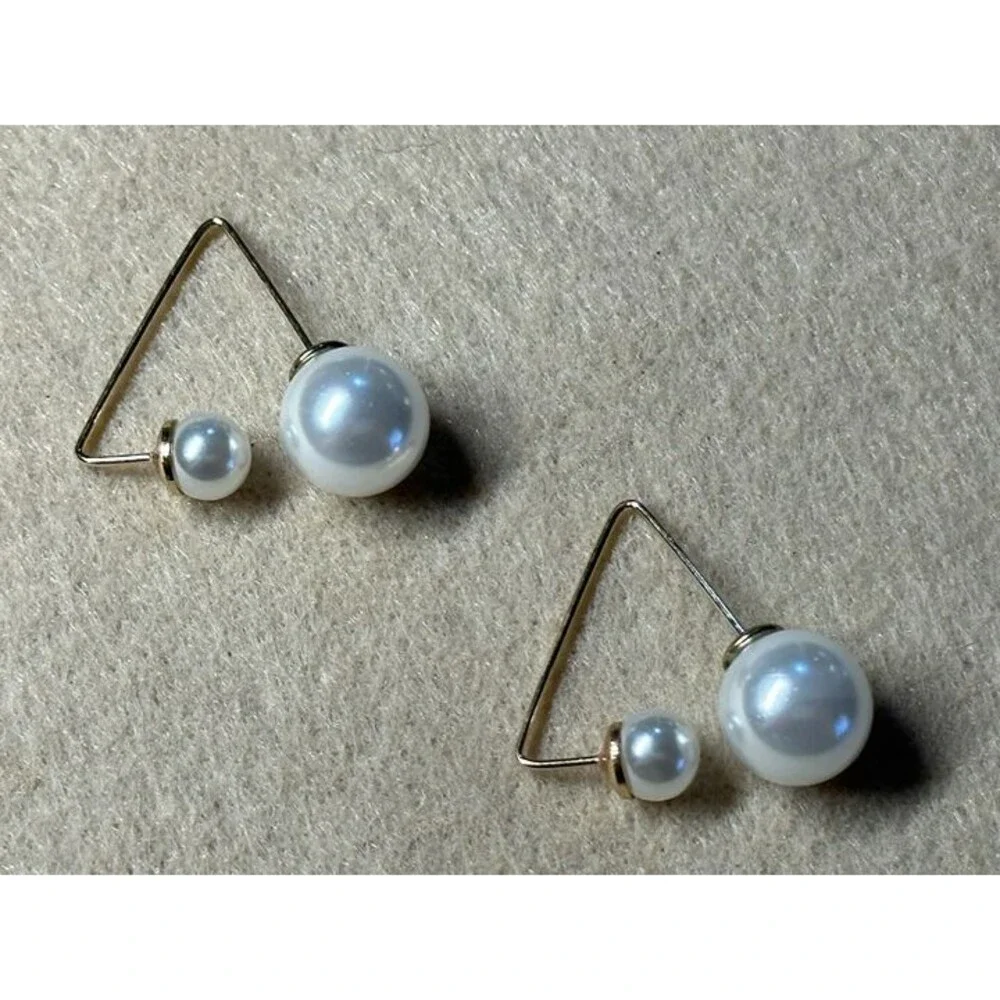 gold tone triangle wire double pearl drop earrings modern minimalist nwt new